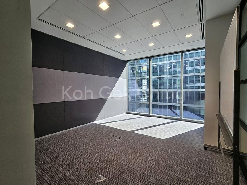 Office for Sale in  Asia Square Towers - Image 2